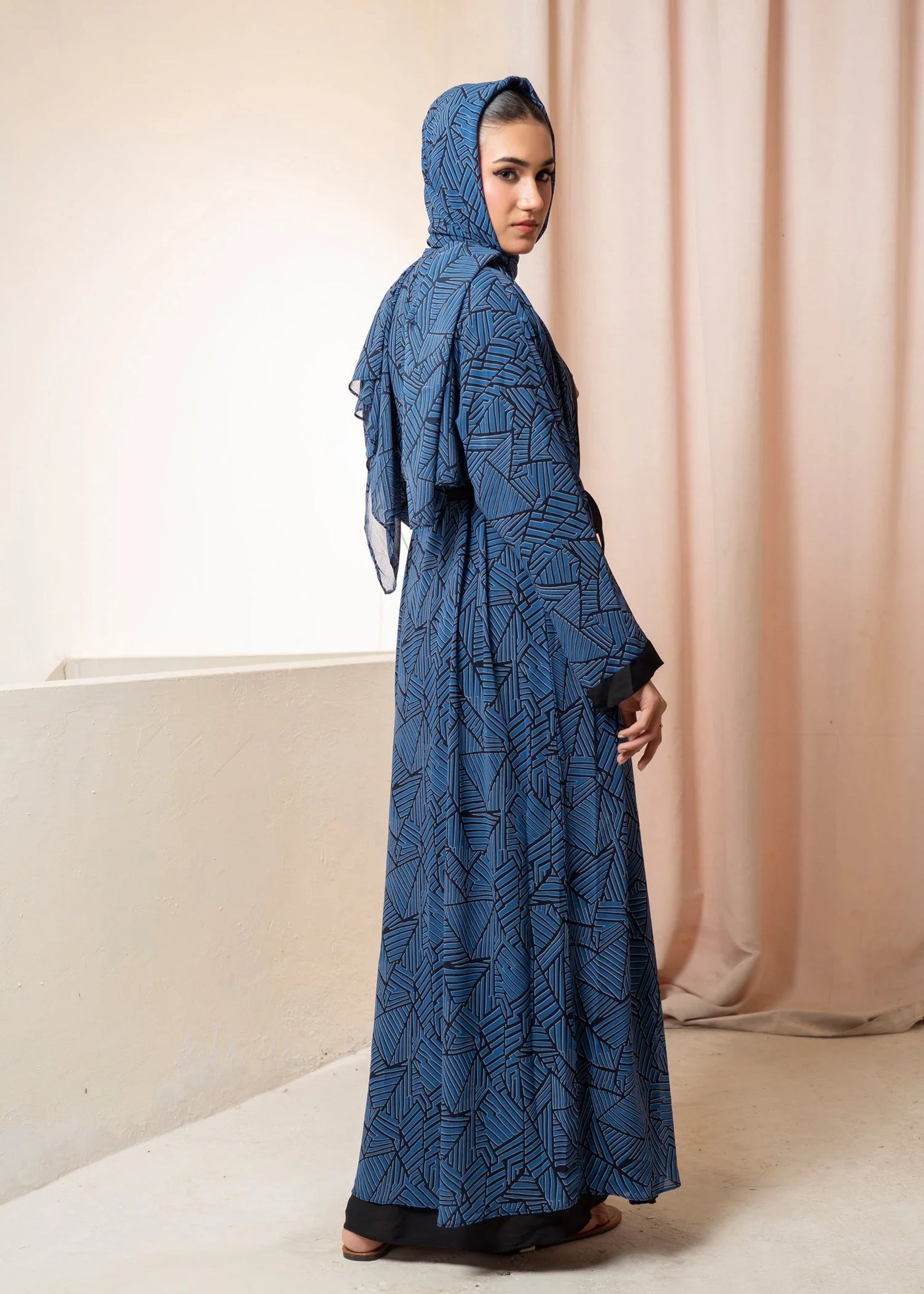 Abaya 01